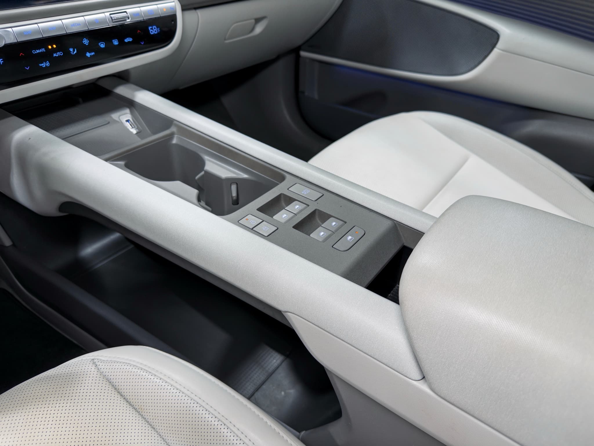 2023 Hyundai IONIQ 6 view 18