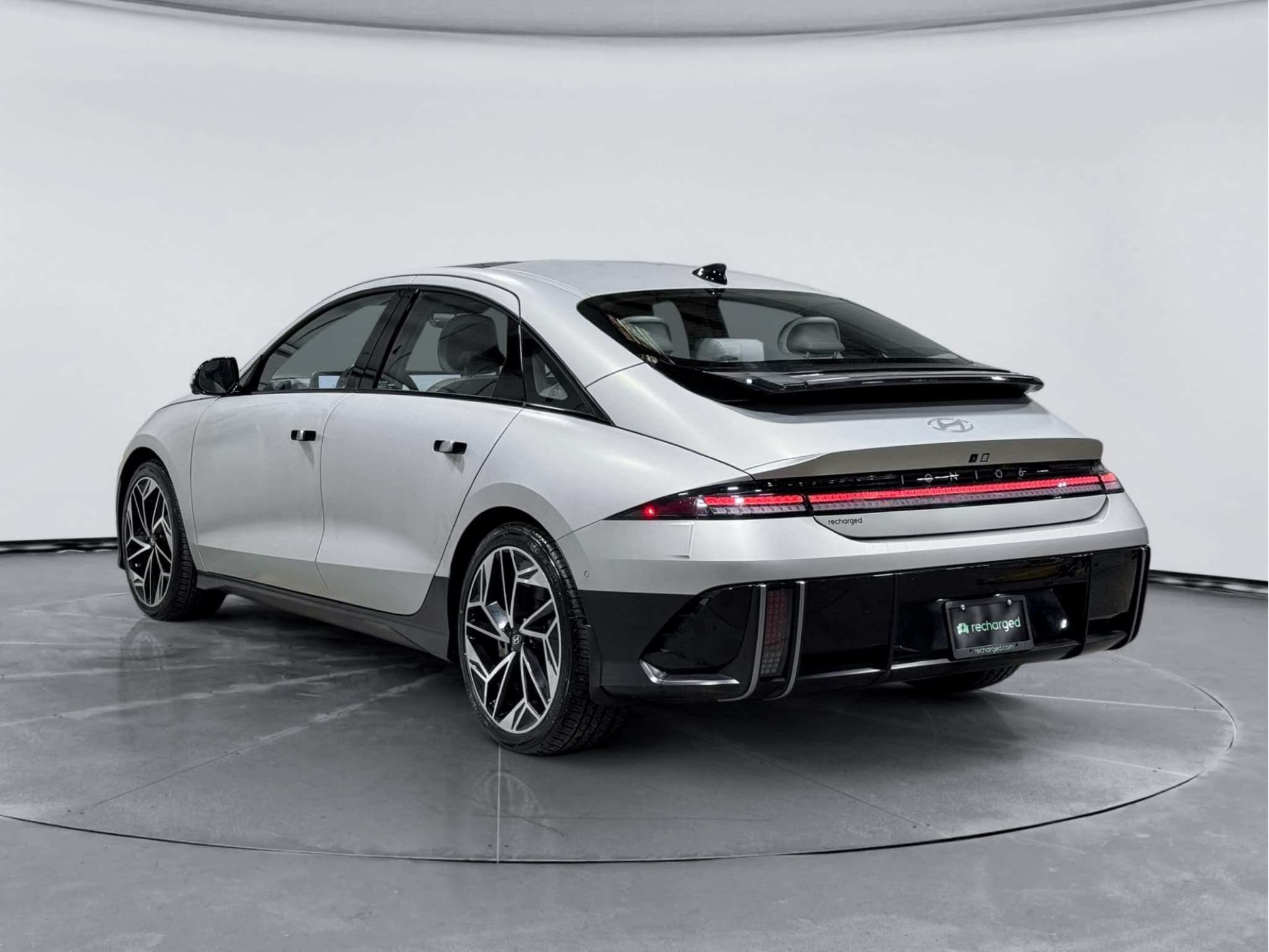 2023 Hyundai IONIQ 6 view 2