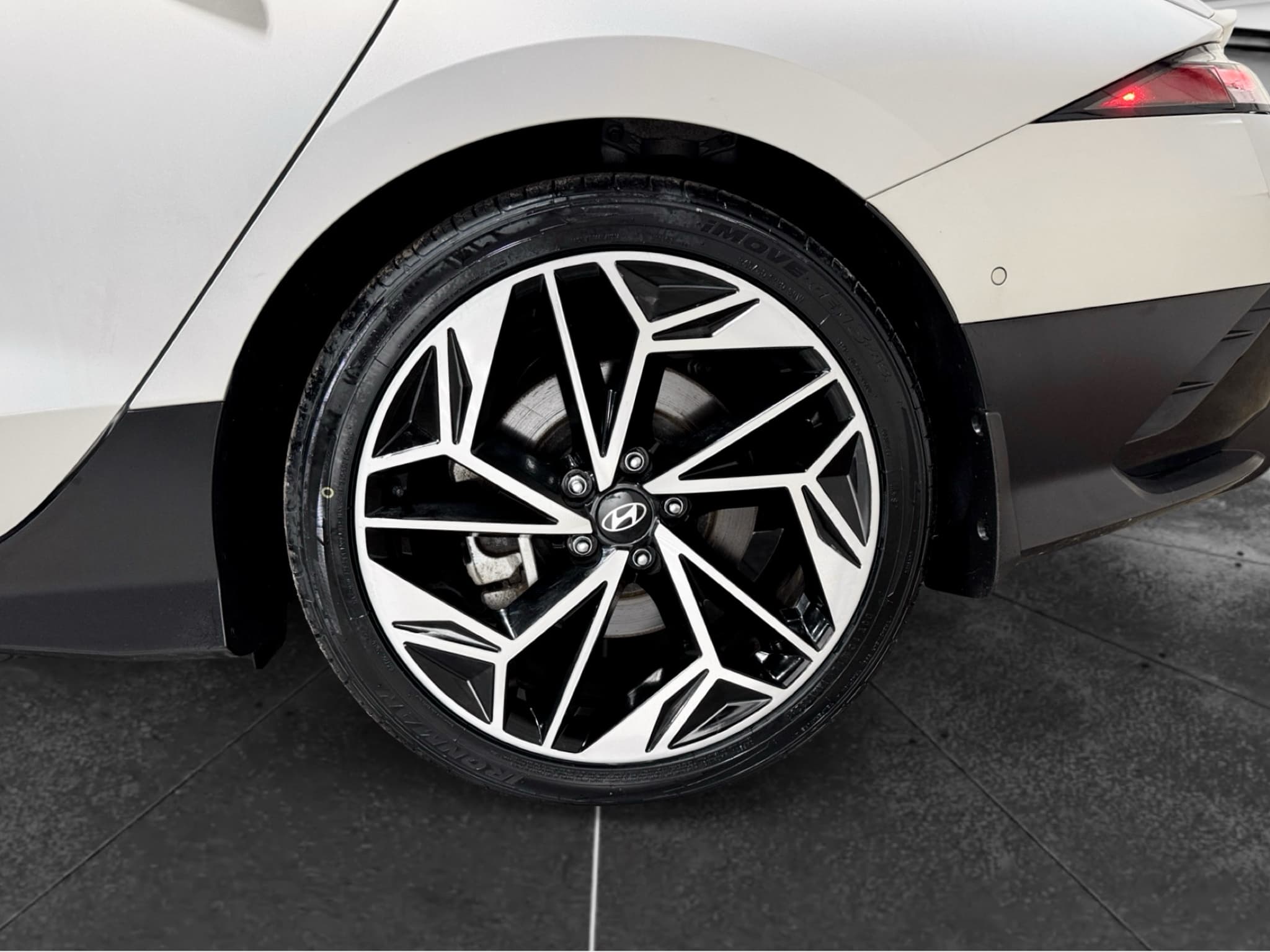 2023 Hyundai IONIQ 6 view 32