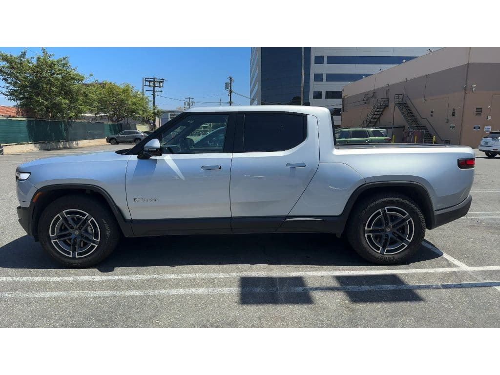 2026 Rivian R1T view 2