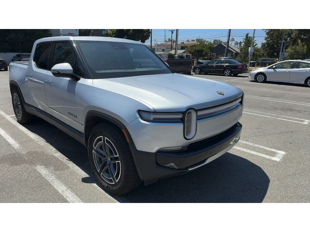 2026 Rivian R1T view 5