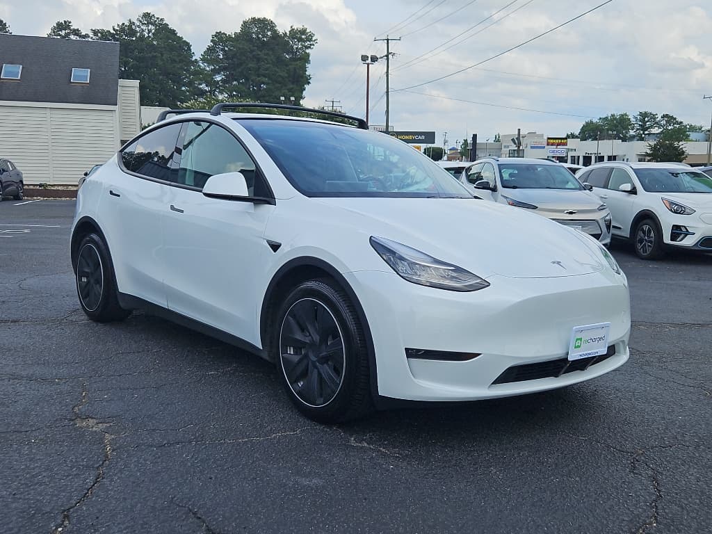 2020 Tesla Model Y view 4