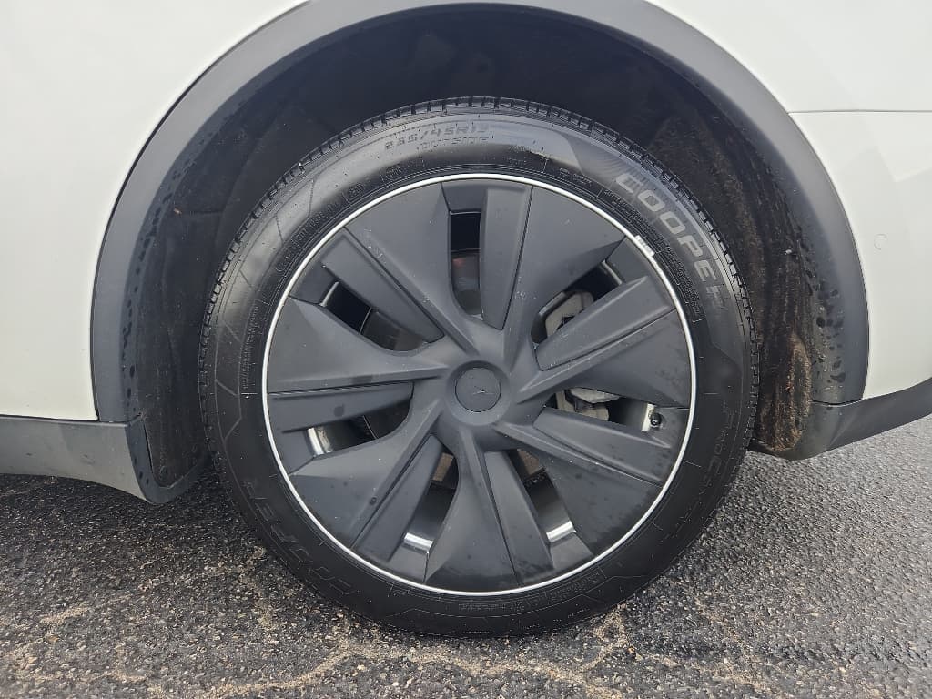 2020 Tesla Model Y view 24