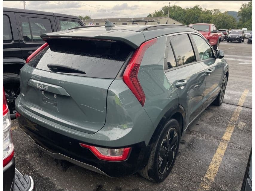 2023 Kia Niro EV view 3