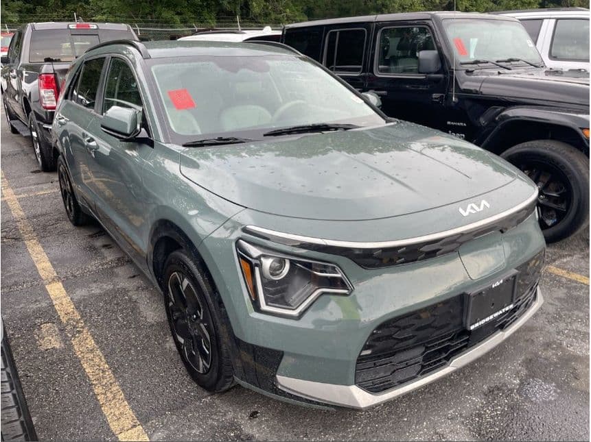 2023 Kia Niro EV view 4