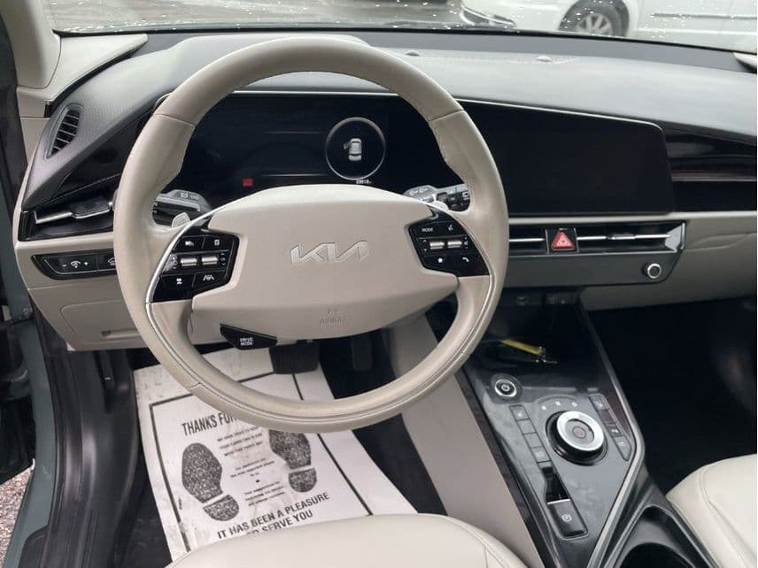 2023 Kia Niro EV view 5