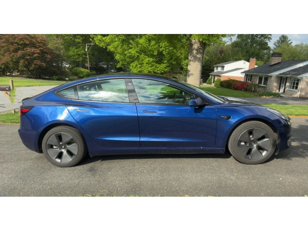 2021 Tesla Model 3 view 3