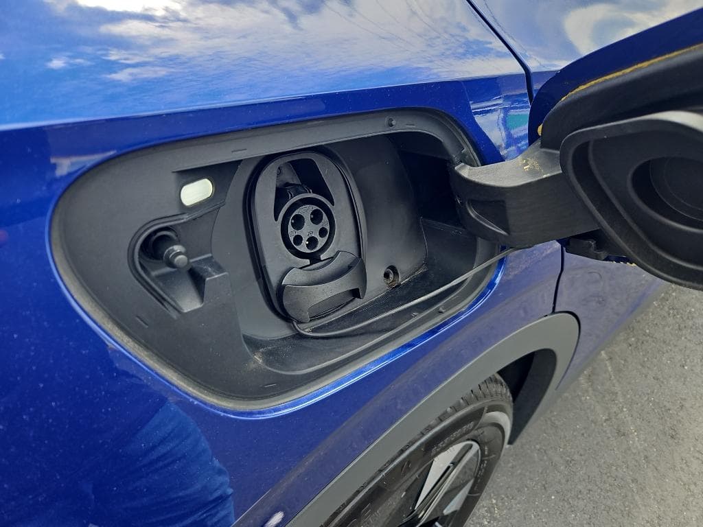 2021 Volkswagen ID.4 view 5