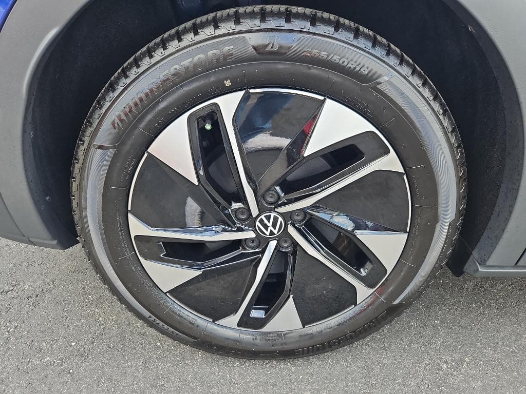 2021 Volkswagen ID.4 view 25