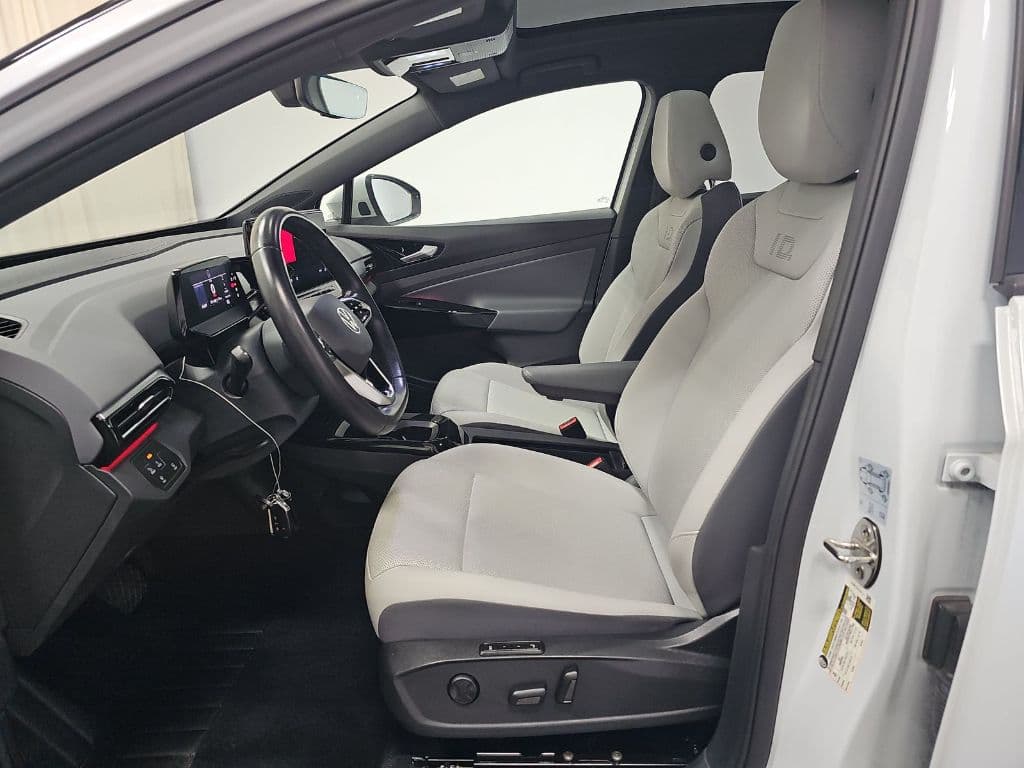 2021 Volkswagen ID.4 view 7