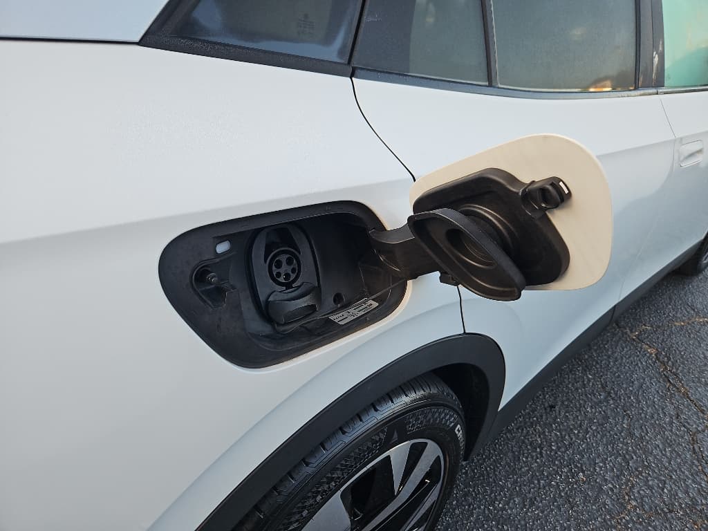 2021 Volkswagen ID.4 view 5