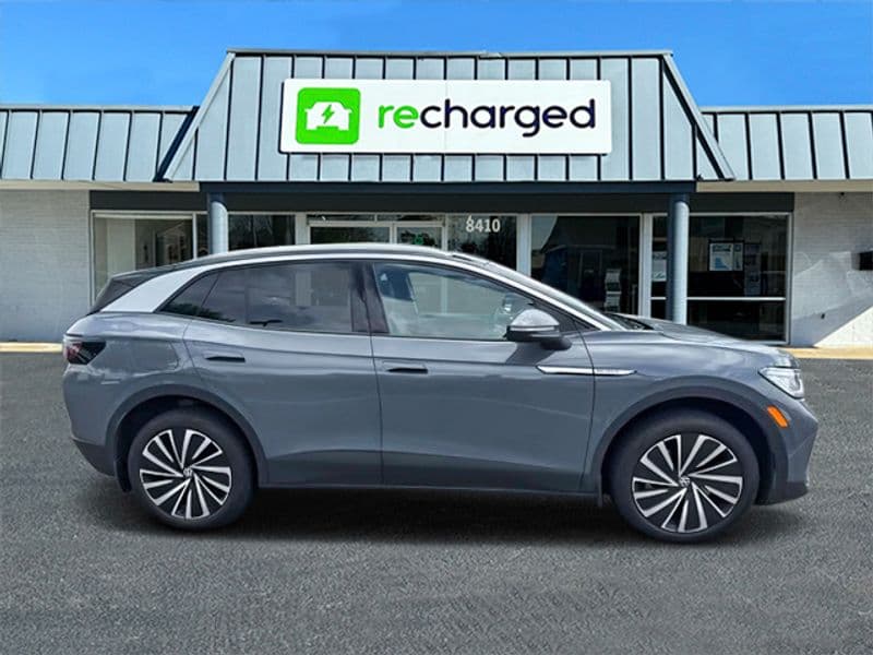 2023 Volkswagen ID.4 view 8