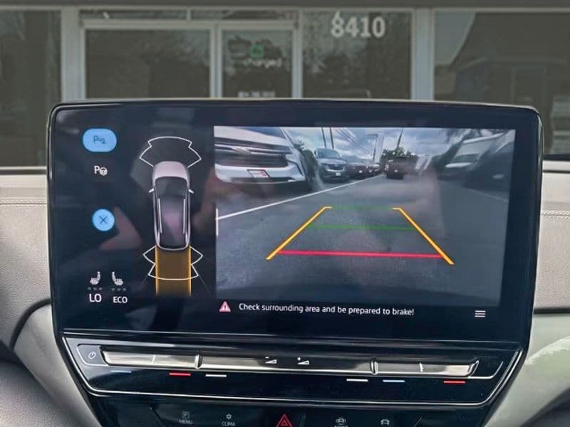 2023 Volkswagen ID.4 view 12