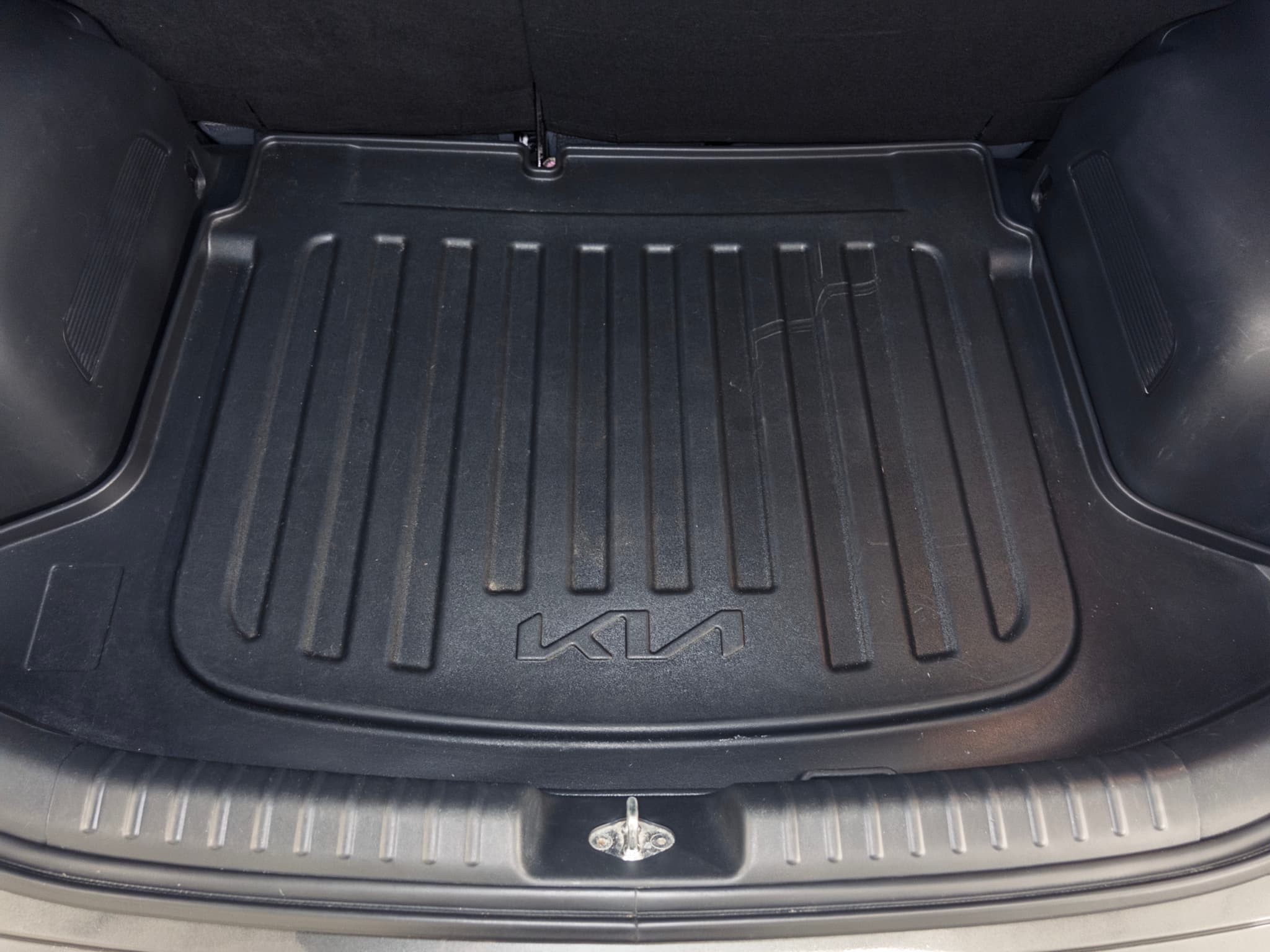 2023 Kia Niro EV view 28