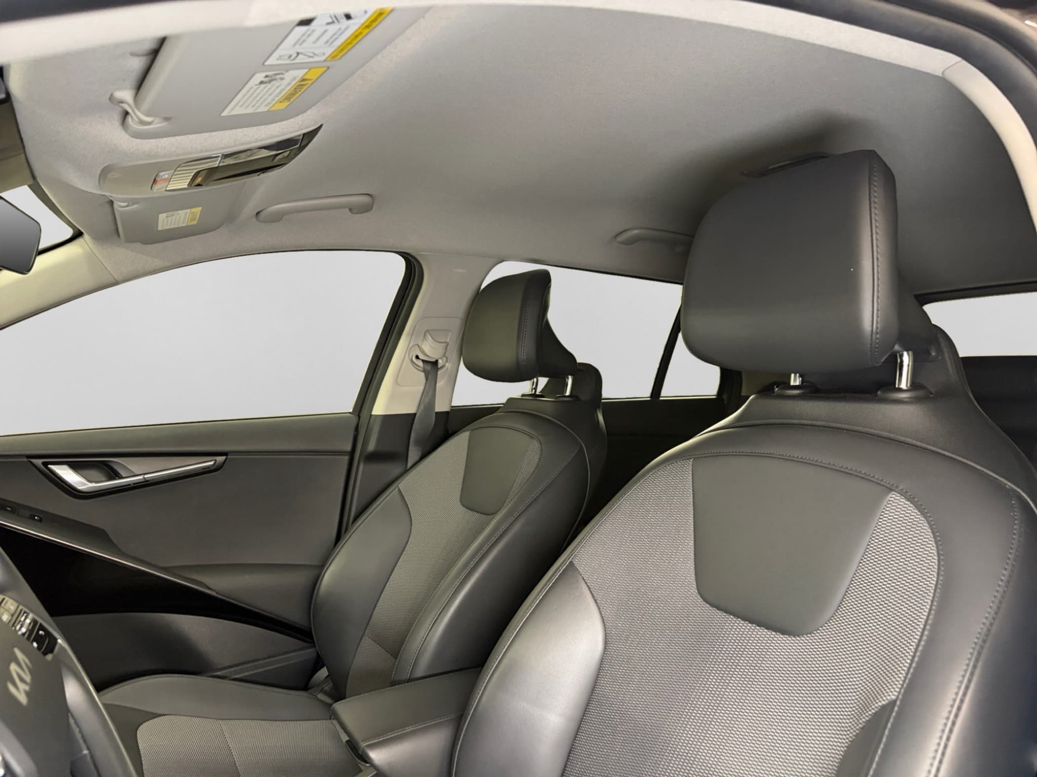 2023 Kia Niro EV view 23