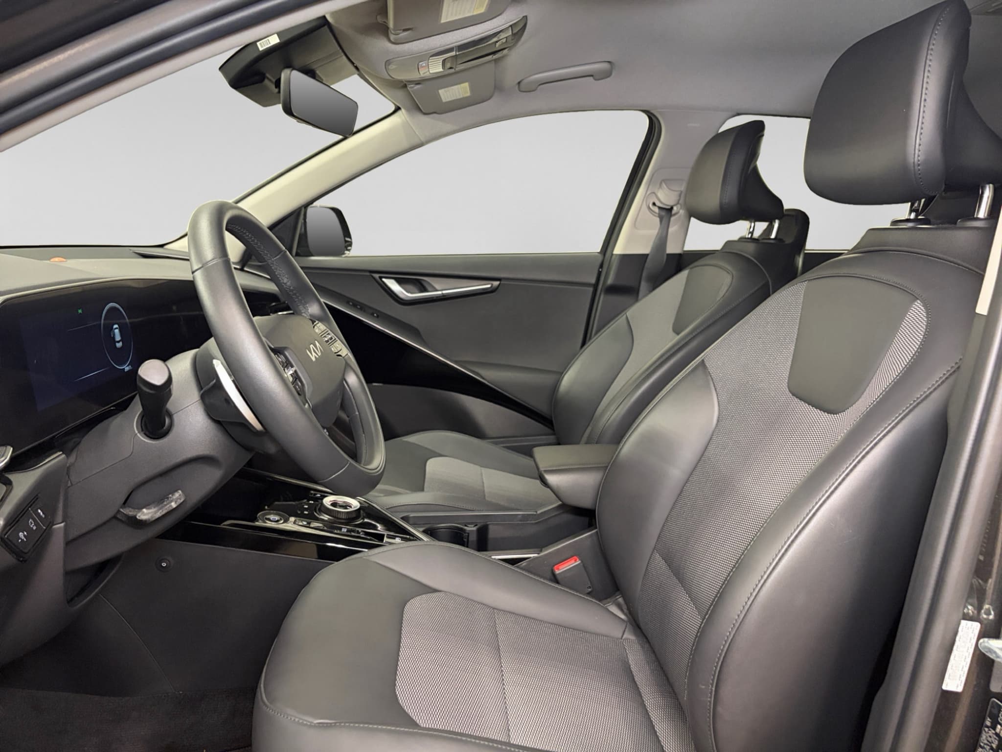 2023 Kia Niro EV view 16