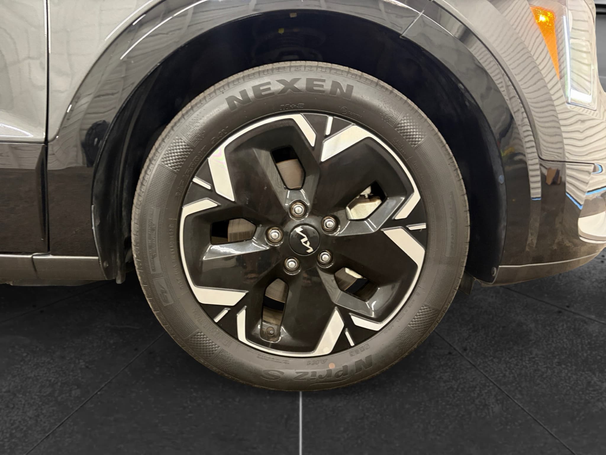 2023 Kia Niro EV view 35