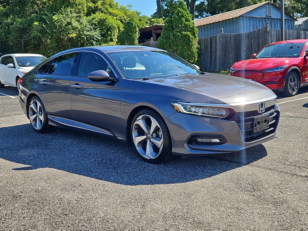 2018 Honda Accord view 4