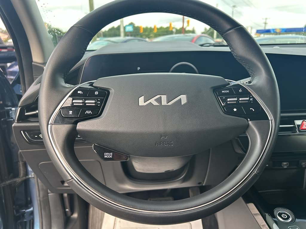 2023 Kia Niro EV view 8
