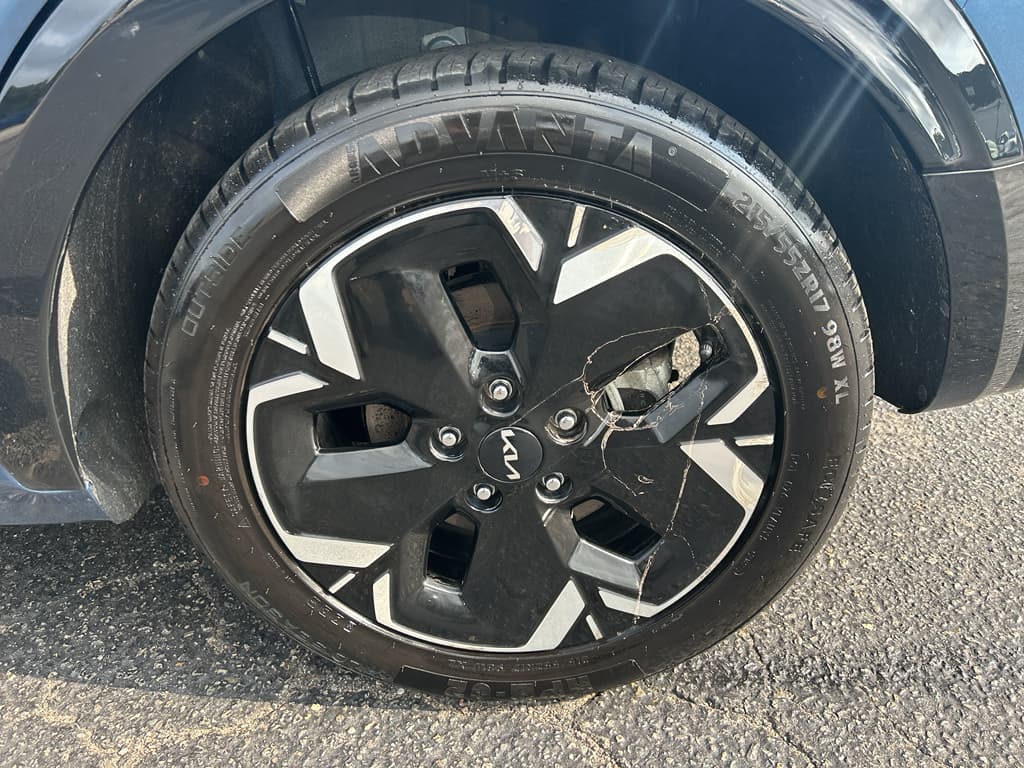 2023 Kia Niro EV view 28
