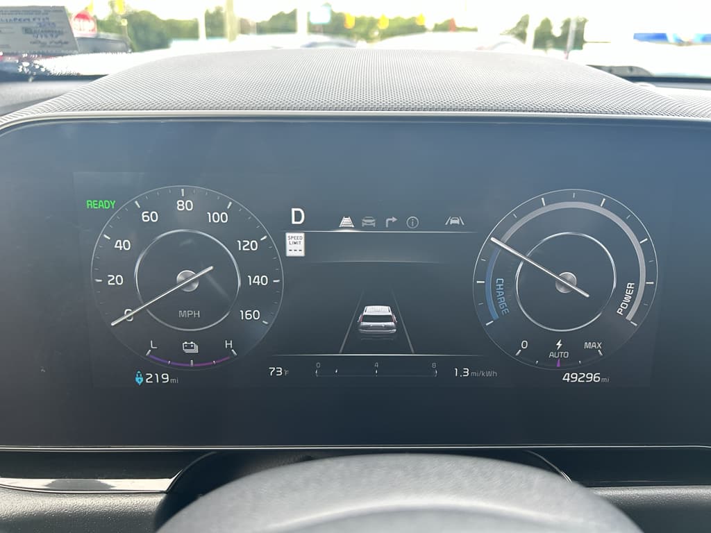 2023 Kia Niro EV view 9