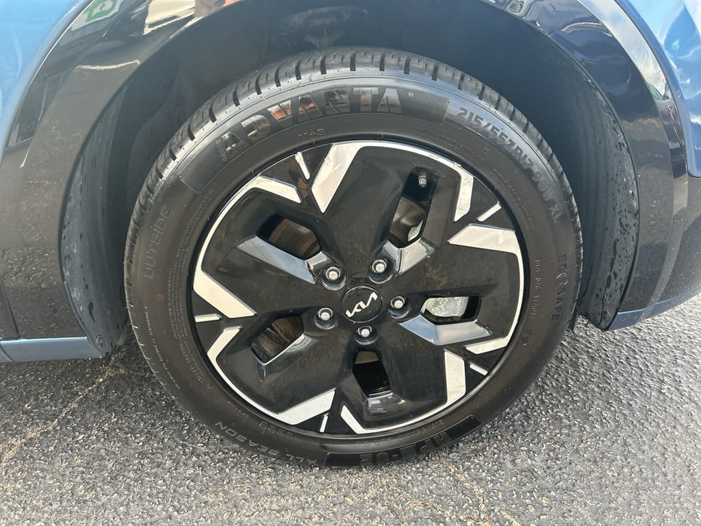 2023 Kia Niro EV view 24