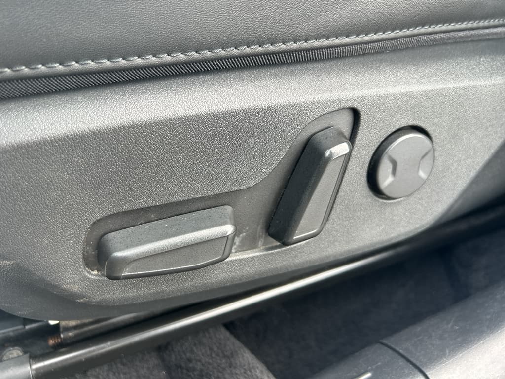 2023 Kia Niro EV view 7