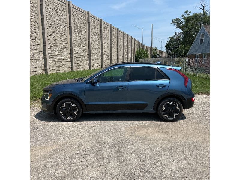 2023 Kia Niro EV view 2