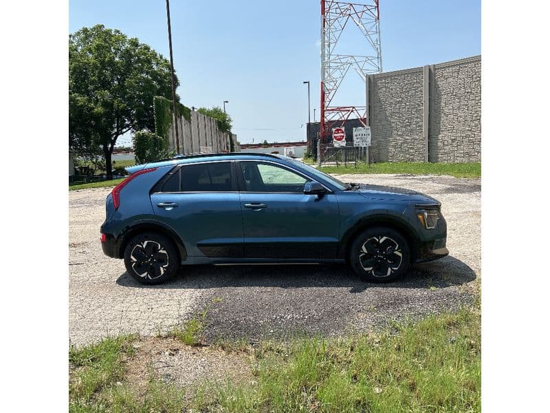 2023 Kia Niro EV view 6