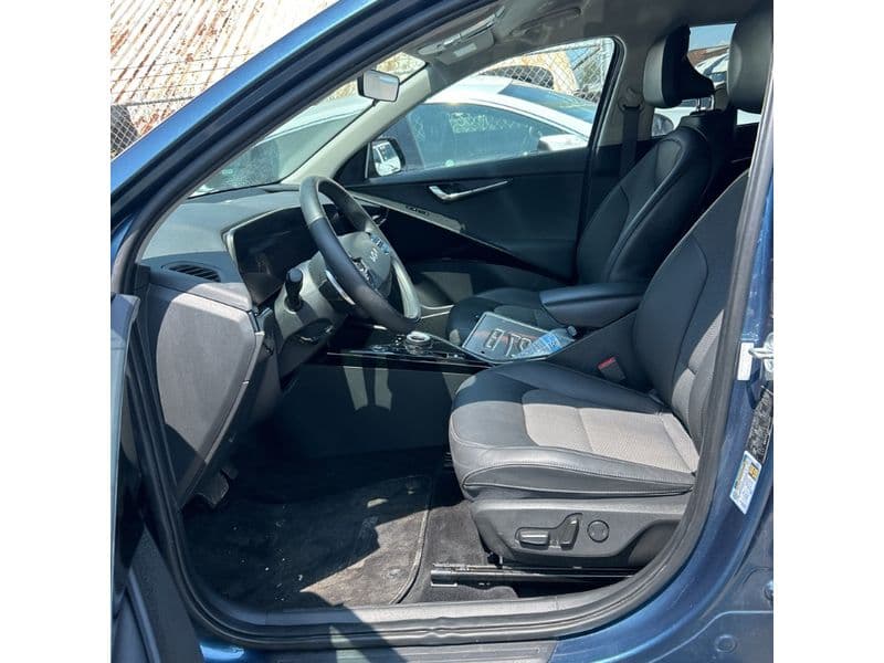 2023 Kia Niro EV view 9