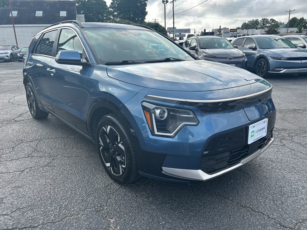 2023 Kia Niro EV view 4
