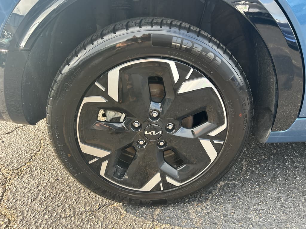 2023 Kia Niro EV view 22
