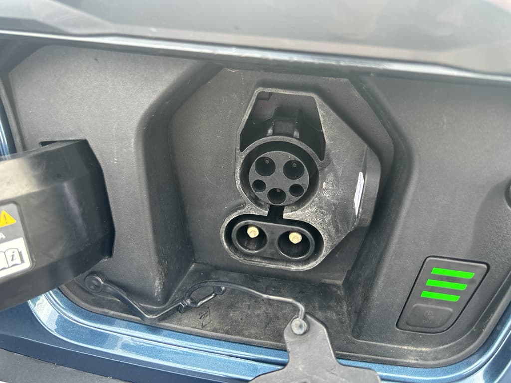 2023 Kia Niro EV view 5