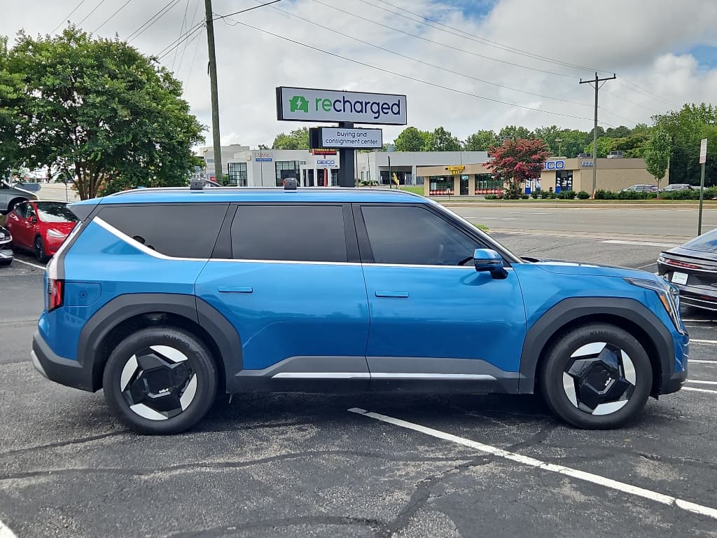 2024 Kia EV9 view 3