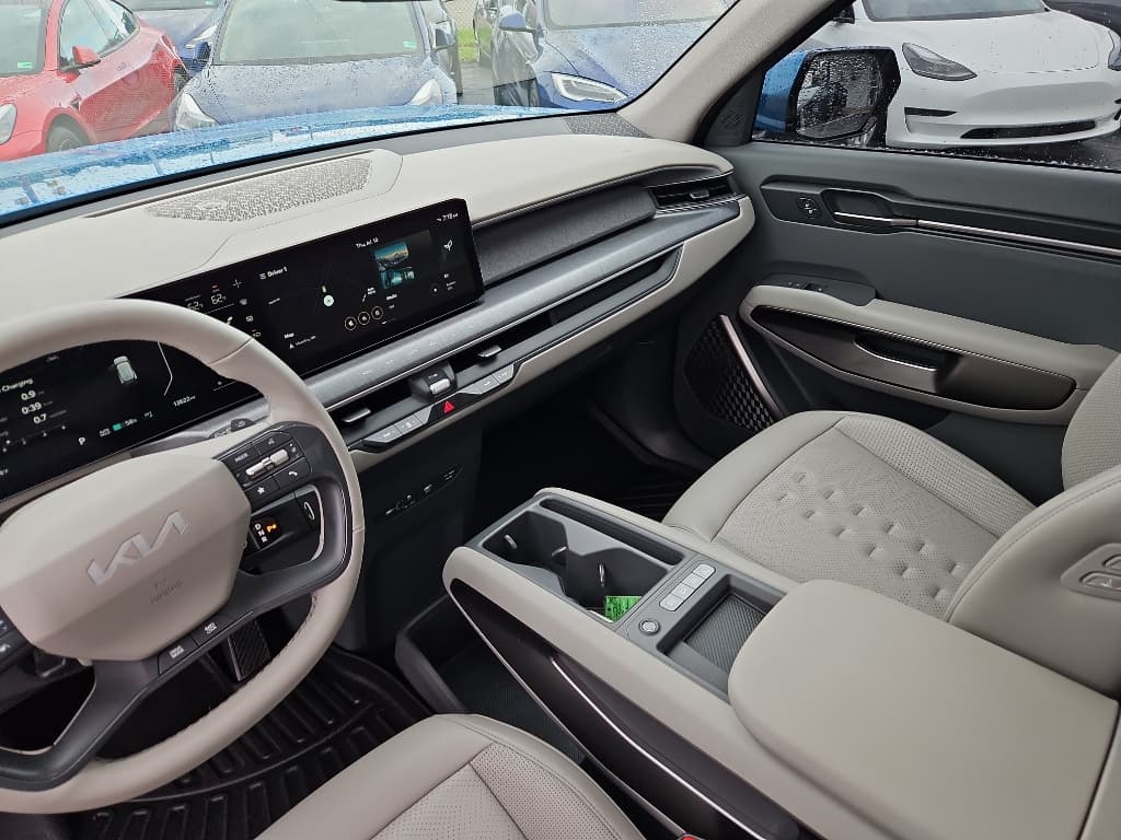 2024 Kia EV9 view 17