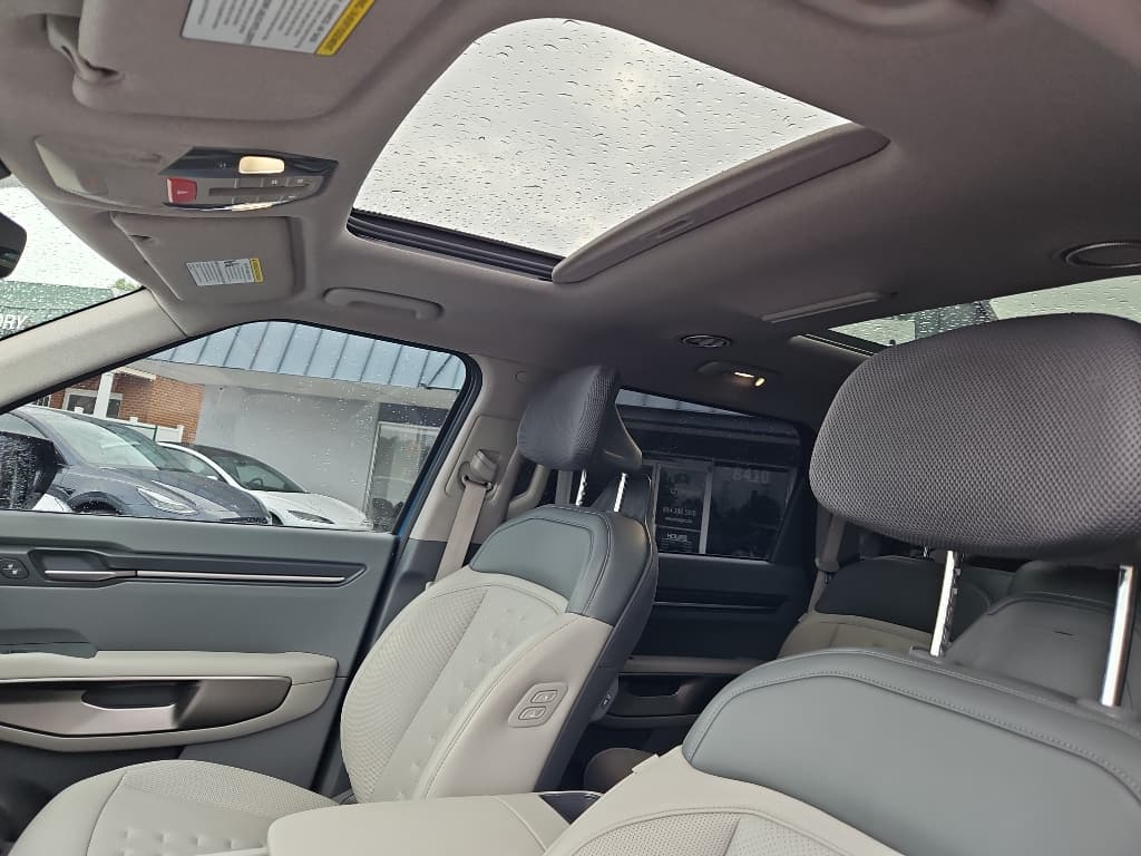 2024 Kia EV9 view 24