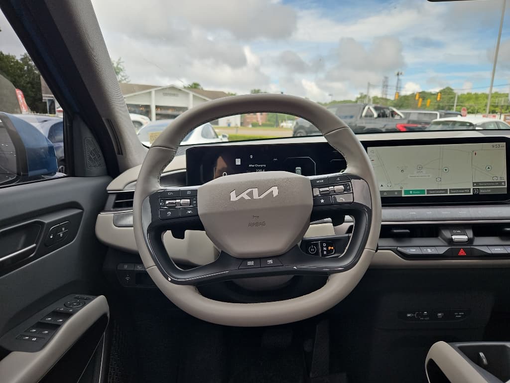 2024 Kia EV9 view 10