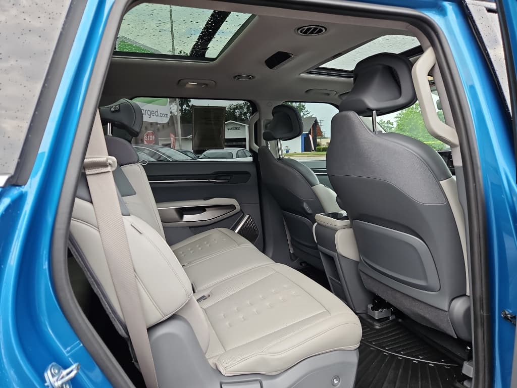 2024 Kia EV9 view 23