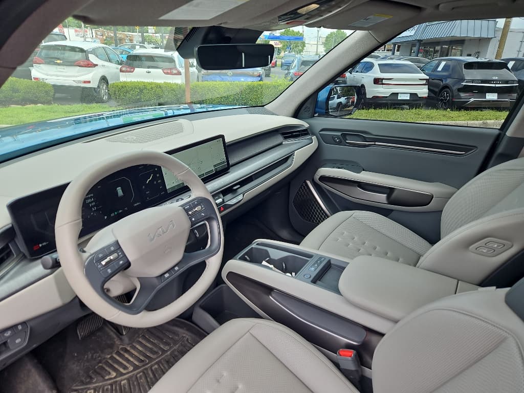 2024 Kia EV9 view 6