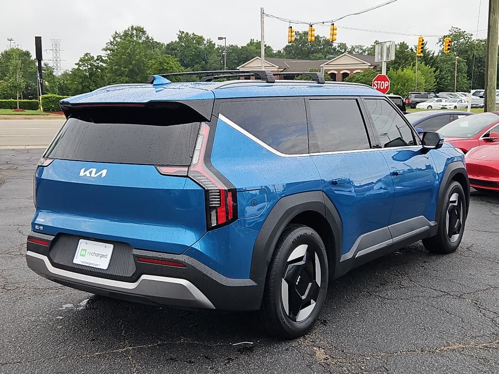 2024 Kia EV9 view 3