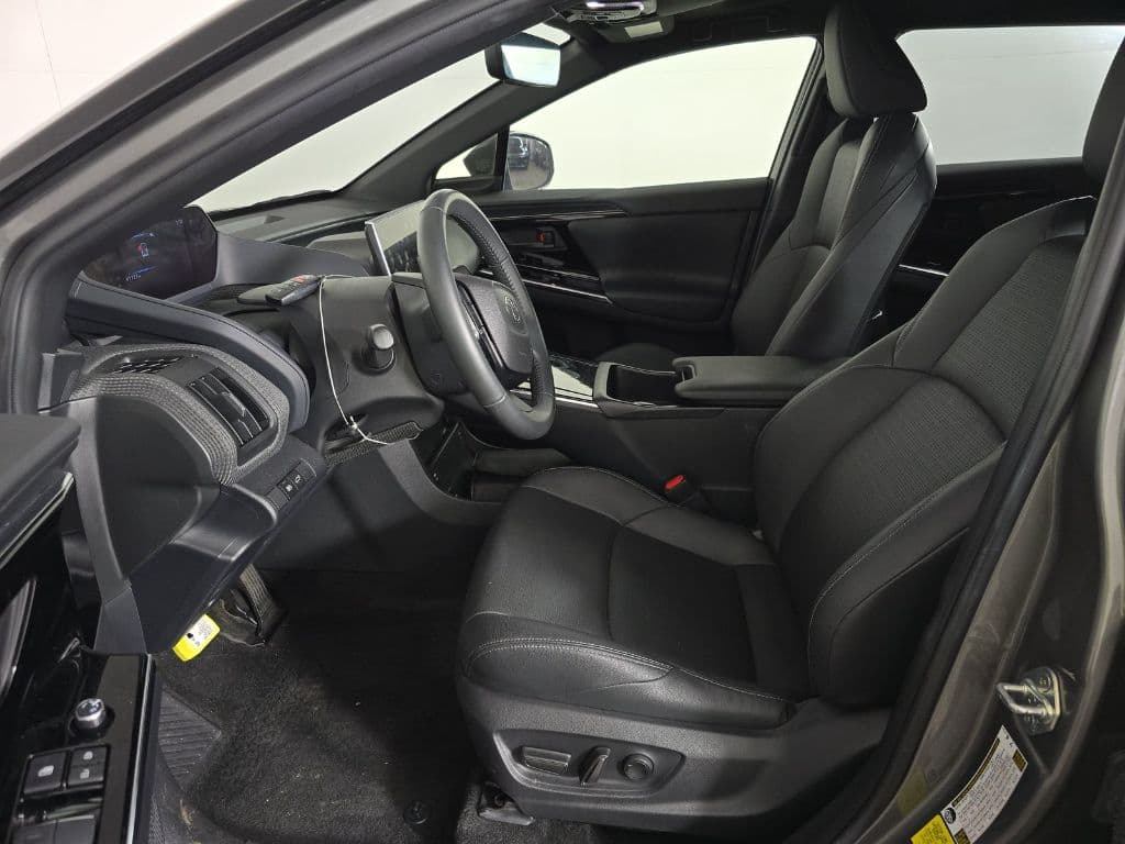 2023 Toyota bZ4X view 5