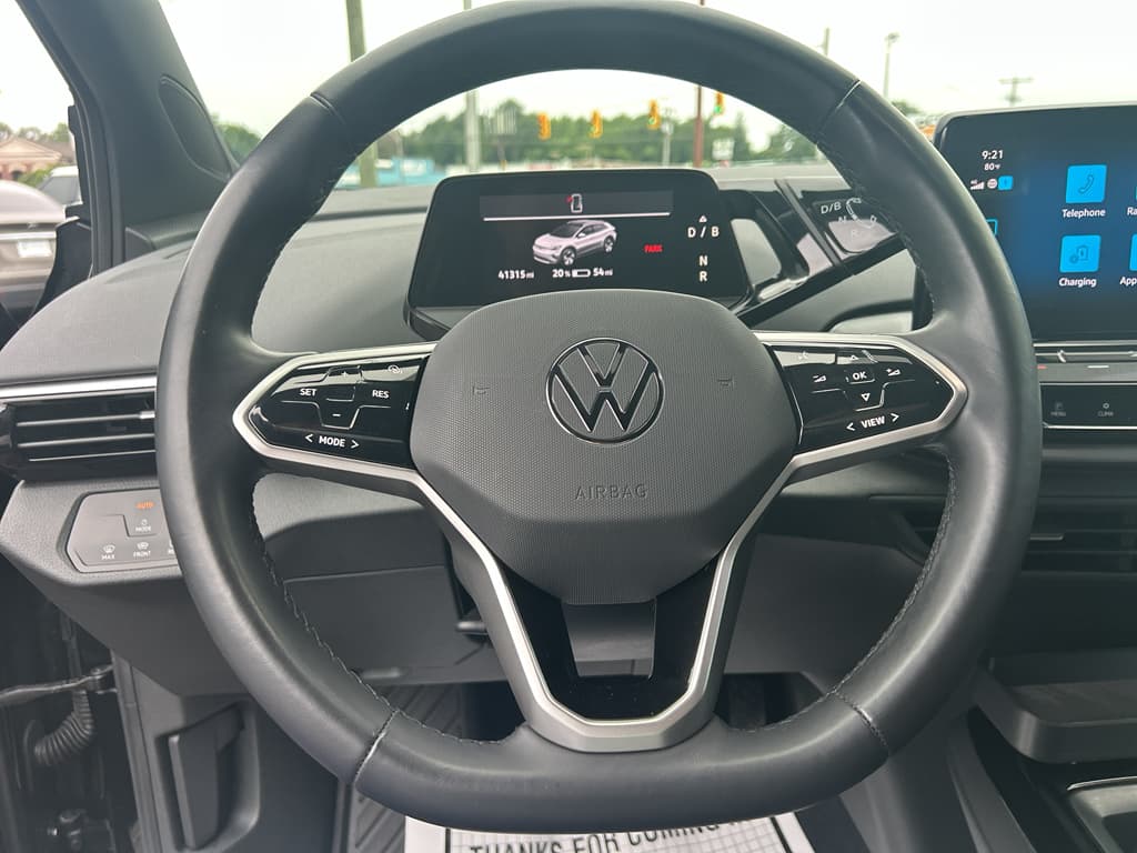 2022 Volkswagen ID.4 view 8