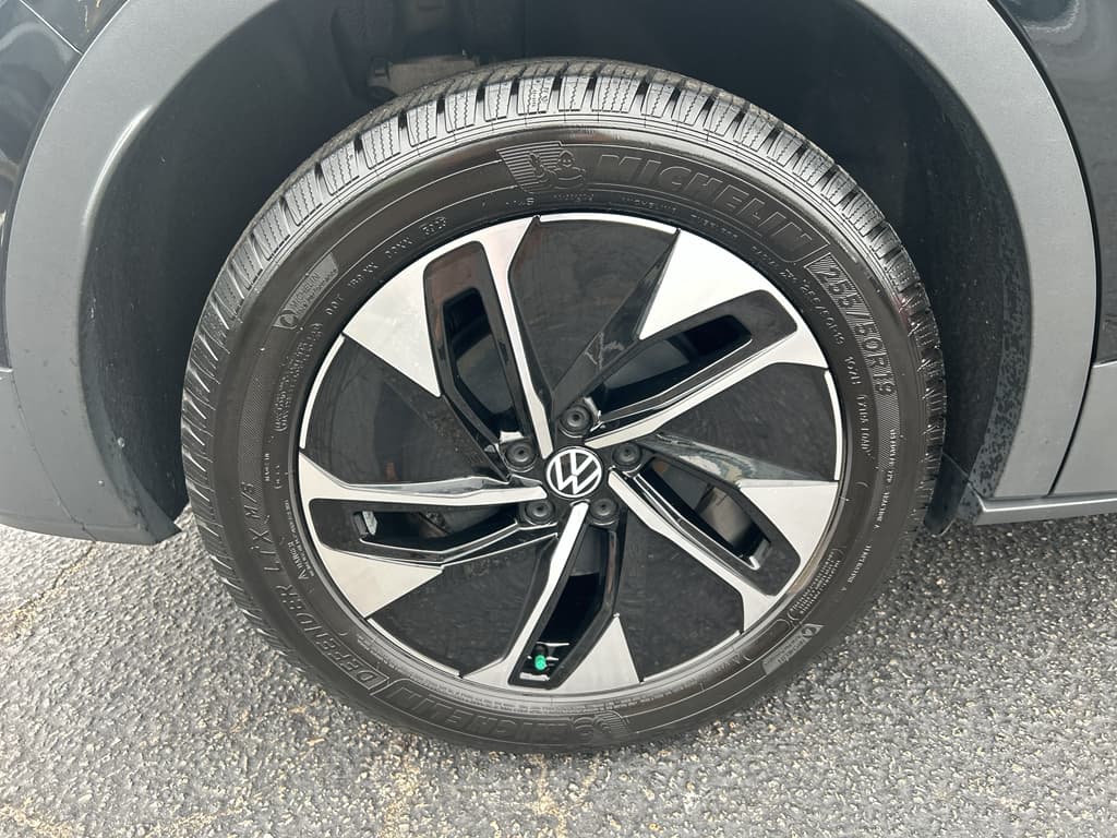 2022 Volkswagen ID.4 view 24