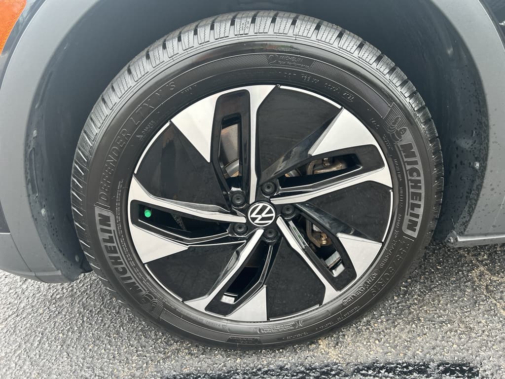 2022 Volkswagen ID.4 view 28