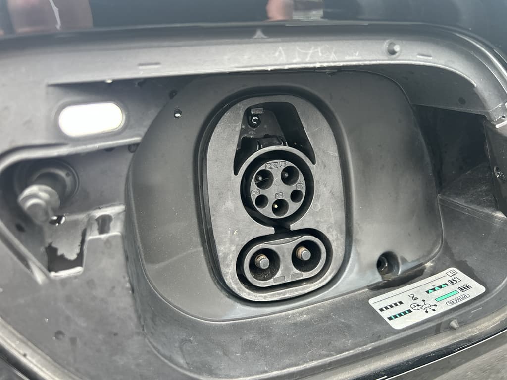 2022 Volkswagen ID.4 view 5