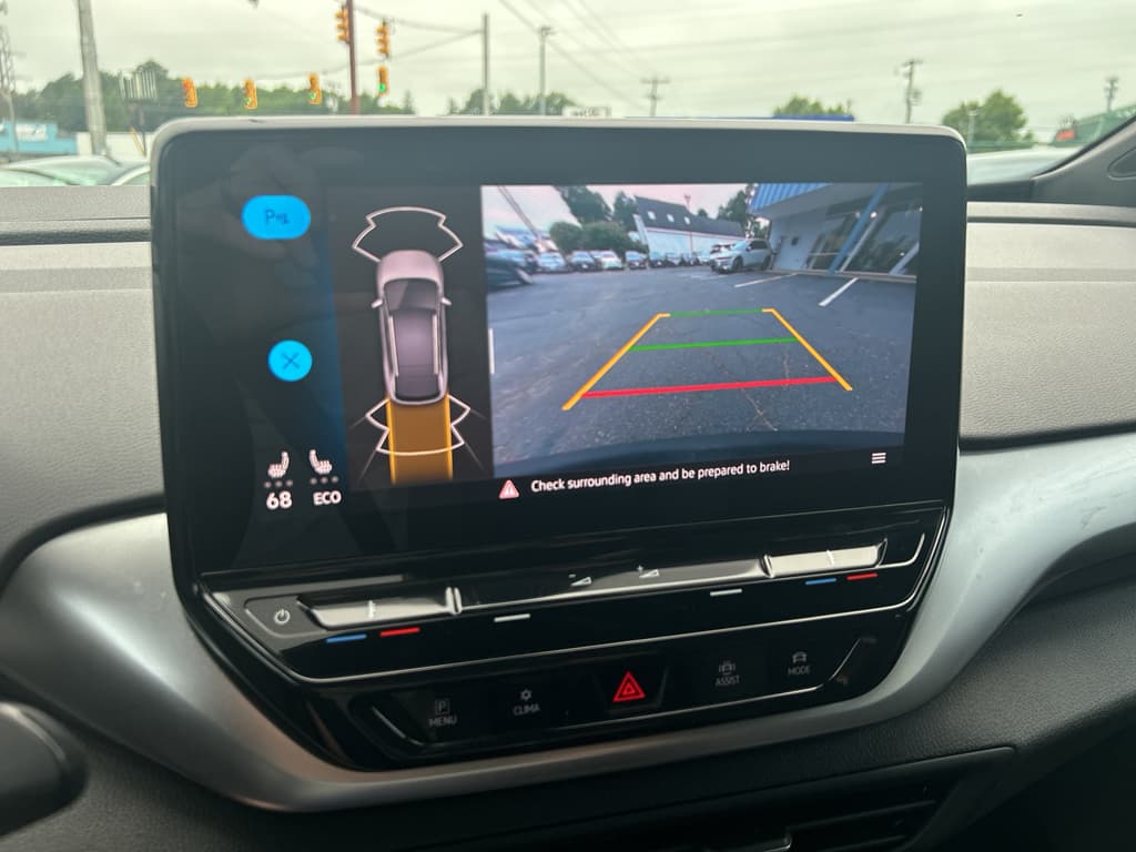 2022 Volkswagen ID.4 view 11