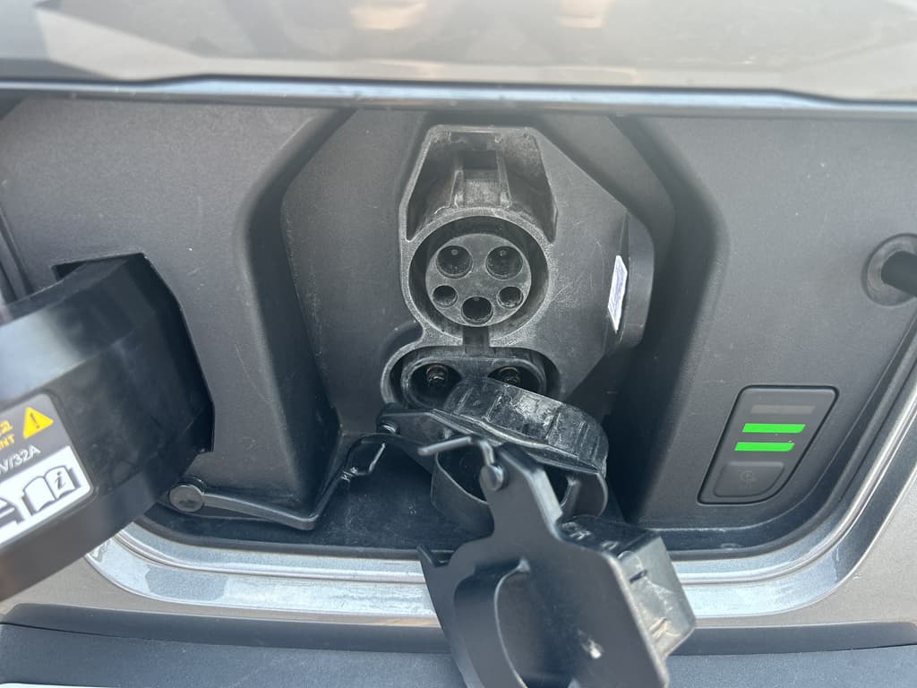 2023 Kia Niro EV view 5