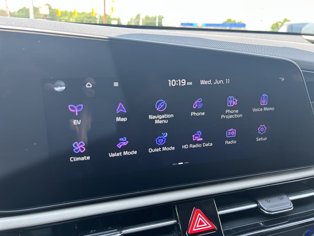 2023 Kia Niro EV view 13