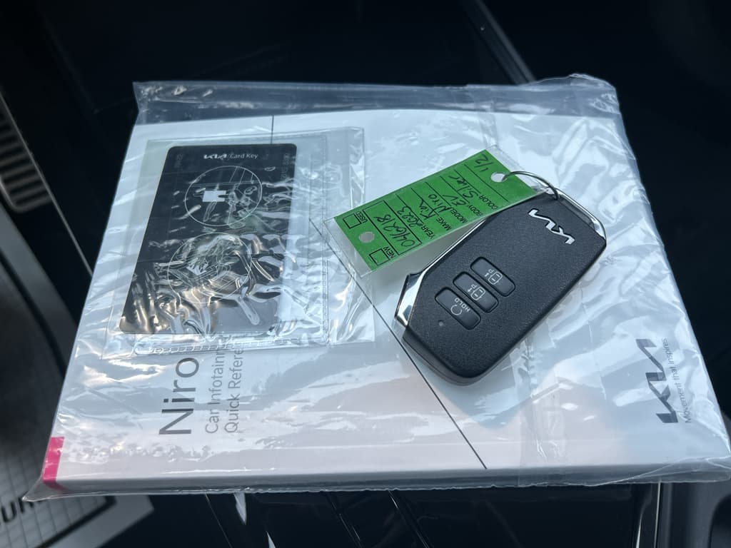 2023 Kia Niro EV view 18