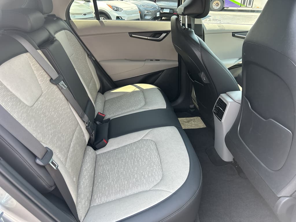 2023 Kia Niro EV view 20